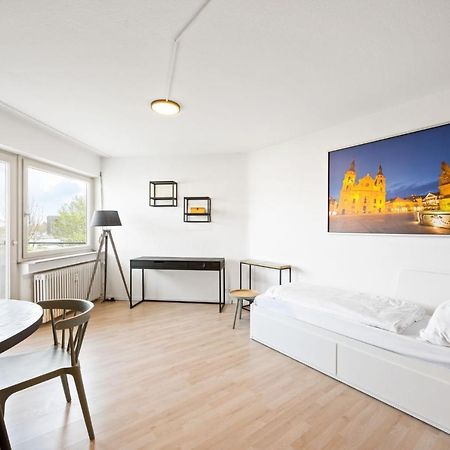 Sali Homes - Fewo Bluehendes Barock Ludwigsburg Esterno foto