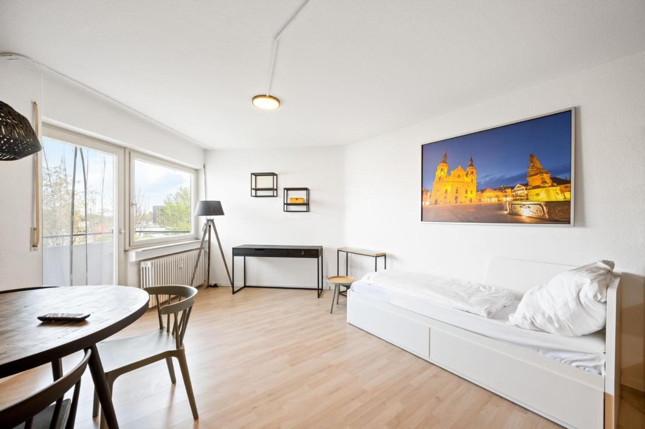 Sali Homes - Fewo Bluehendes Barock Ludwigsburg Esterno foto