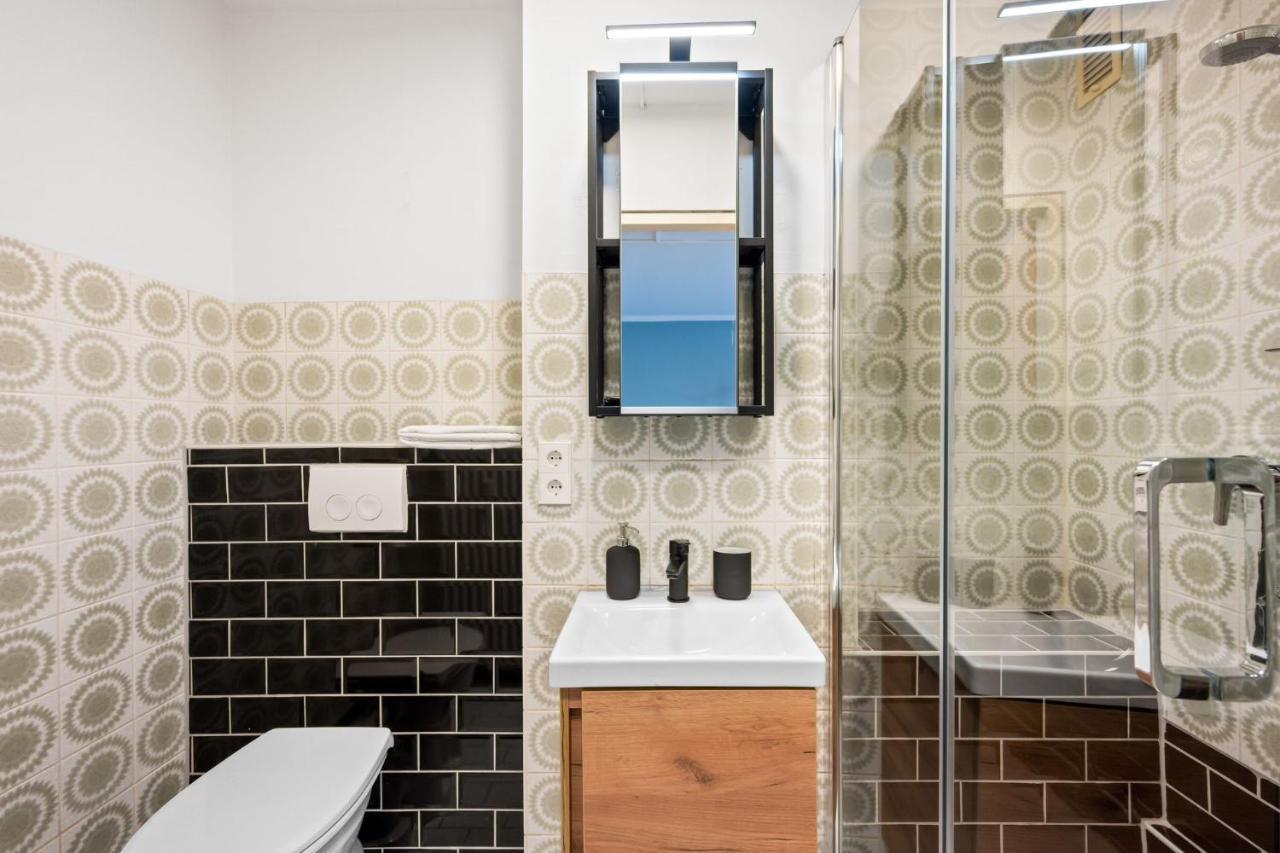 Sali Homes - Fewo Bluehendes Barock Ludwigsburg Esterno foto